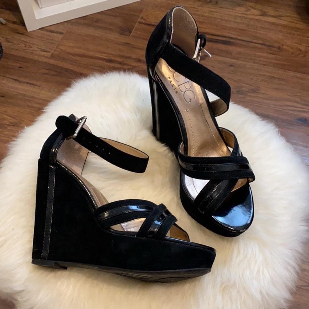 BCBG Black Wedge Sandals with Strappy Design